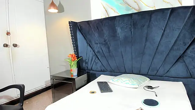 Sara Hanks online show from 03/28/26, 02:16