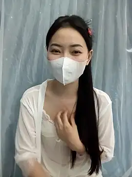 Snapshot of Xiangchuu chatting on 04/22/26, 03:35 Xiangchuu online show from 04/22/26, 03:35