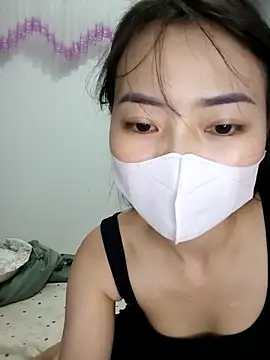 Snapshot of Xiangchuu chatting on 05/05/26, 05:32 Xiangchuu online show from 05/05/26, 05:32