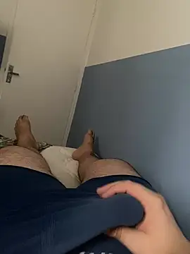 Snapshot of safadogggg chatting on 03/25/26, 01:28 safadogggg online show from 03/25/26, 01:28