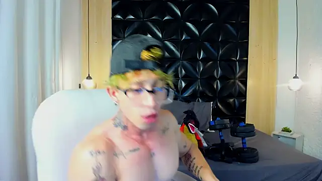 Snapshot of Adam_Skye chatting on 05/14/26, 04:08 Adam Skye online show from 05/14/26, 04:08