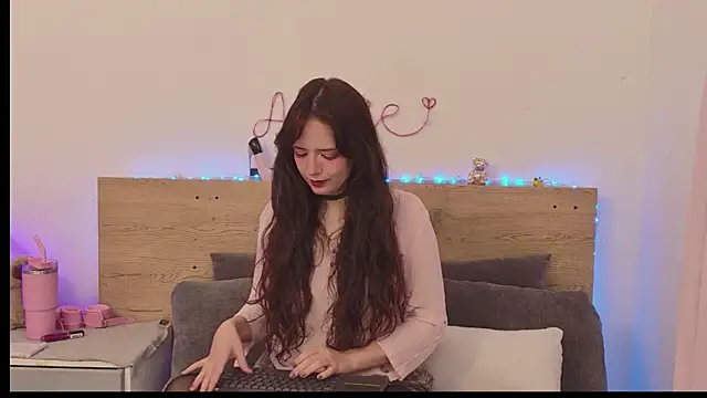 Sweet Alice S online show from 05/07/26, 09:03