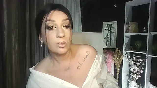 Snapshot of DreamLove2020 chatting on 03/04/26, 04:35 DreamLove2020 online show from 03/04/26, 04:35