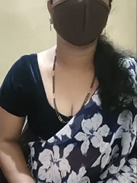 Snapshot of Latha_lovely chatting on 06/19/26, 03:55 Latha lovely online show from 06/19/26, 03:55