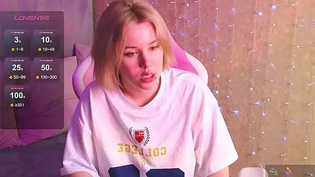 Snapshot of MelissaAvis chatting on 03/26/26, 09:37 MelissaAvis online show from 03/26/26, 09:37