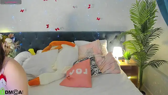 Maya Raay online show from 04/17/26, 01:08