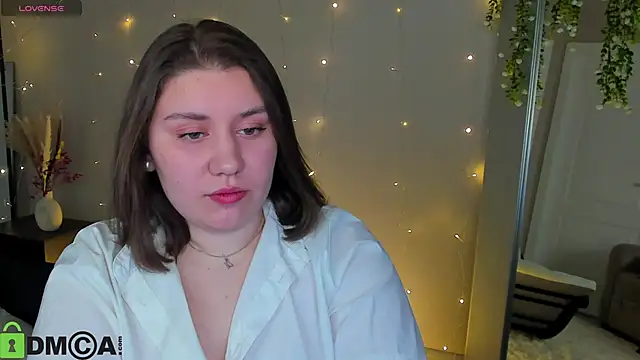 Maya Raay online show from 05/05/26, 01:24