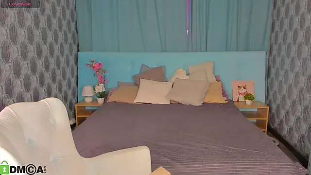 Miss Shanel online show from 05/04/26, 01:01