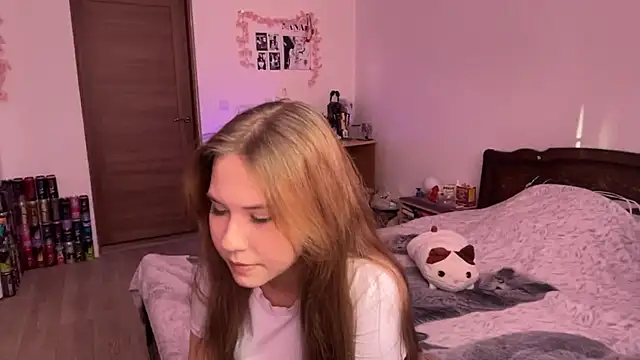 NyelleSpir online show from 04/28/26, 03:06