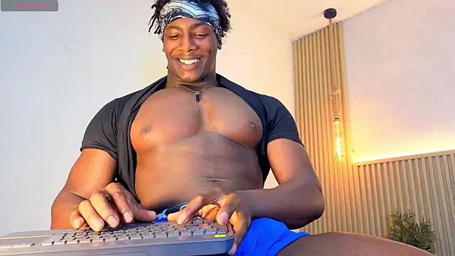 Snapshot of maxmuscle10 chatting on 07/09/26, 06:50 maxmuscle10 online show from 07/09/26, 06:50