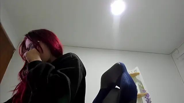 Snapshot of Sara_Red_X chatting on 03/30/26, 07:31 Sara Red X online show from 03/30/26, 07:31