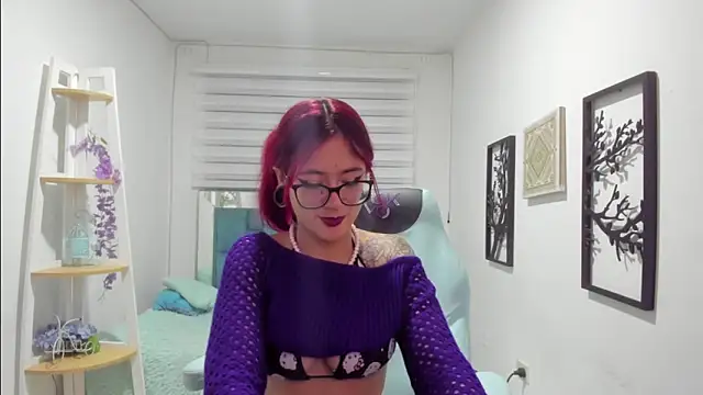 Sara Red X online show from 04/22/26, 03:31
