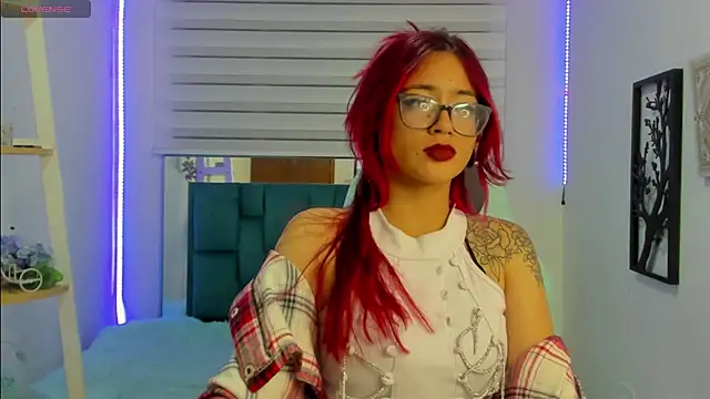 Snapshot of Sara_Red_X chatting on 07/07/26, 03:31 Sara Red X online show from 07/07/26, 03:31