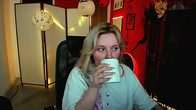 KathyBriggs online show from 05/10/26, 05:12