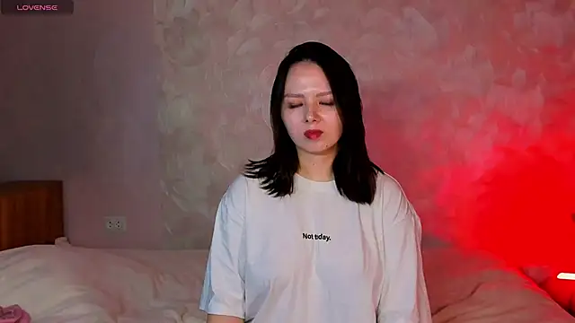miss teasee online show from 04/19/26, 10:14