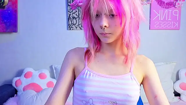 Snapshot of PerryKitty chatting on 07/13/26, 03:48 PerryKitty online show from 07/13/26, 03:48