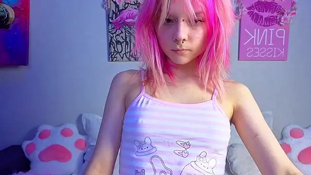 Snapshot of PerryKitty chatting on 07/15/26, 04:12 PerryKitty online show from 07/15/26, 04:12