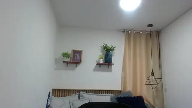Violet 2003 online show from 05/16/26, 01:54
