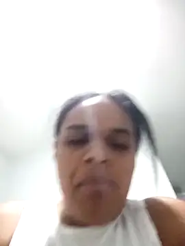 Snapshot of sexybronwgirl chatting on 03/28/26, 04:56 sexybronwgirl online show from 03/28/26, 04:56