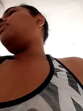 Snapshot of sexybronwgirl chatting on 03/31/26, 03:12 sexybronwgirl online show from 03/31/26, 03:12