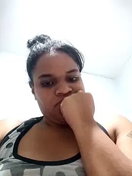 Snapshot of sexybronwgirl chatting on 04/01/26, 06:03 sexybronwgirl online show from 04/01/26, 06:03