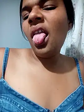 Snapshot of sexybronwgirl chatting on 04/05/26, 05:15 sexybronwgirl online show from 04/05/26, 05:15