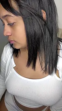 Saraa M online show from 05/29/26, 04:16