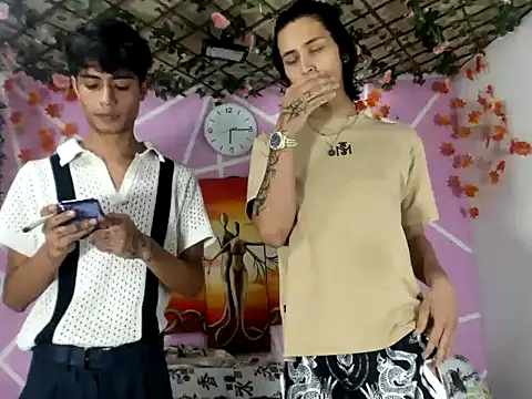 TYLERhHOT2005 online show from 03/27/26, 12:38