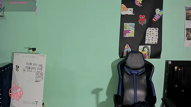 TYLERhHOT2005 online show from 05/03/26, 07:20