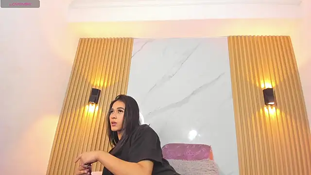 Snapshot of Miss_KhalifaDoll chatting on 06/08/26, 03:51 Miss KhalifaDoll online show from 06/08/26, 03:51