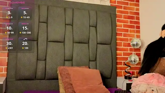 Snapshot of luxuryheavenn chatting on 04/06/26, 07:37 luxuryheavenn online show from 04/06/26, 07:37