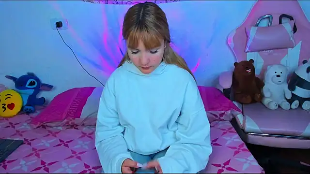 Snapshot of miaa_blondy chatting on 04/06/26, 08:32 miaa blondy online show from 04/06/26, 08:32