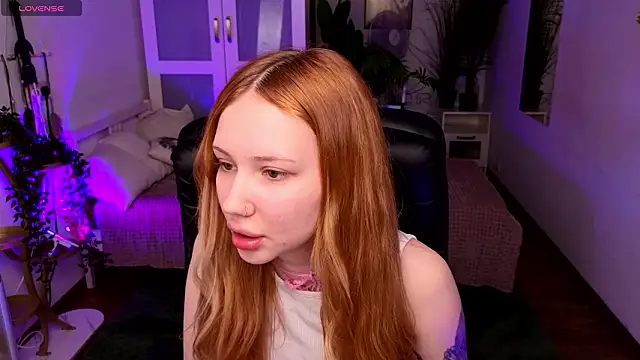 Snapshot of zoeforrd chatting on 03/28/26, 05:40 zoeforrd online show from 03/28/26, 05:40