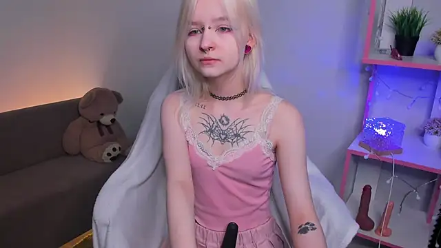 Snapshot of Mary_Wester chatting on 05/02/26, 12:59 Mary Wester online show from 05/02/26, 12:59