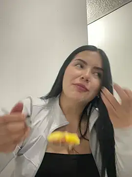 Cami olarte online show from 04/25/26, 12:35
