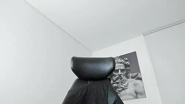 simonleon27 online show from 06/17/26, 12:46