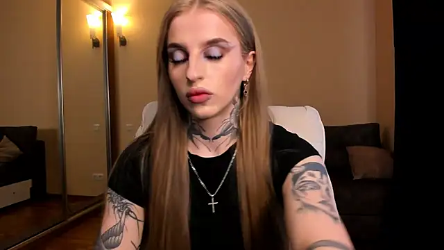 Snapshot of harley_kimm chatting on 04/11/26, 05:23 harley kimm online show from 04/11/26, 05:23