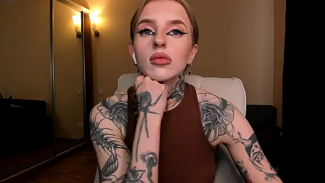 Snapshot of harley_kimm chatting on 05/20/26, 04:51 harley kimm online show from 05/20/26, 04:51