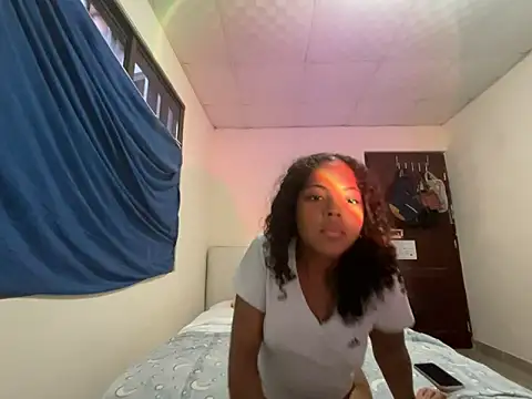 Snapshot of hottDiana chatting on 05/15/26, 01:56 hottDiana online show from 05/15/26, 01:56