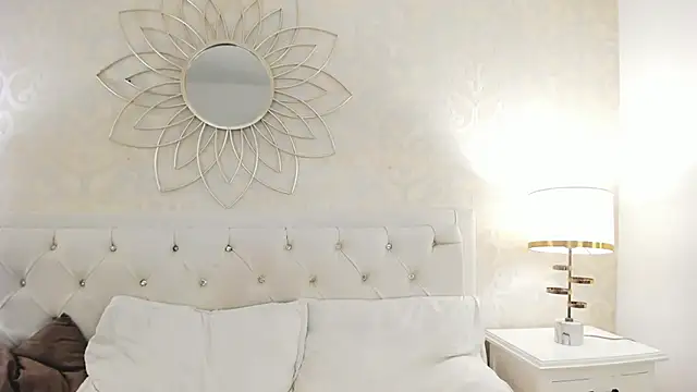 Snapshot of Julietta___ chatting on 04/29/26, 05:30 Julietta online show from 04/29/26, 05:30
