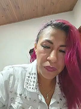 Snapshot of tatianabelli chatting on 07/14/26, 02:05 tatianabelli online show from 07/14/26, 02:05