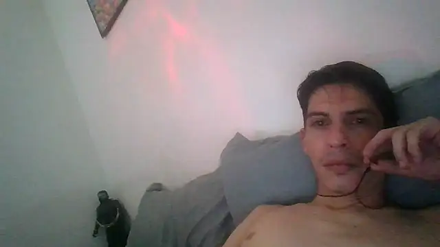 Snapshot of MarcTwinkVzla chatting on 05/13/26, 11:44 MarcTwinkVzla online show from 05/13/26, 11:44