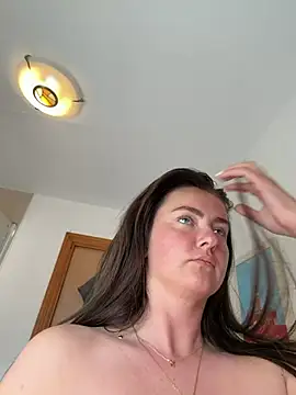 Snapshot of LolaSkyee chatting on 05/16/26, 02:38 LolaSkyee online show from 05/16/26, 02:38