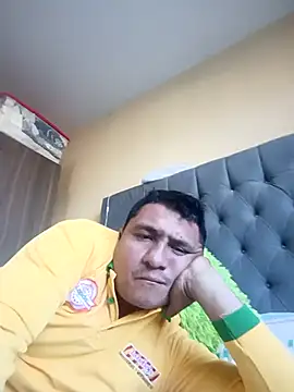 Snapshot of luis20212 chatting on 03/26/26, 10:26 luis20212 online show from 03/26/26, 10:26