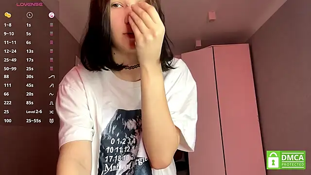 AmeliaMiotii online show from 04/24/26, 11:12