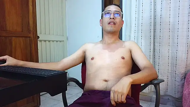 Snapshot of Eriick___E chatting on 05/11/26, 01:33 Eriick E online show from 05/11/26, 01:33