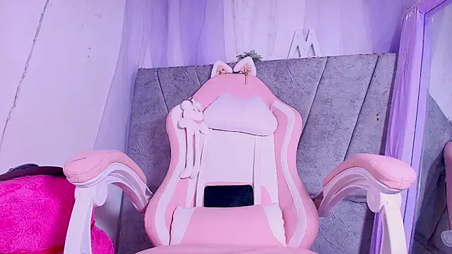 Snapshot of Dulce_tammyy chatting on 03/27/26, 01:44 Dulce tammyy online show from 03/27/26, 01:44