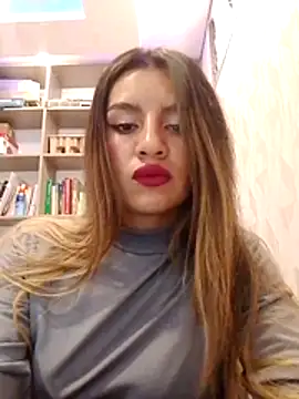 Snapshot of megann_glow chatting on 05/01/26, 05:01 megann glow online show from 05/01/26, 05:01