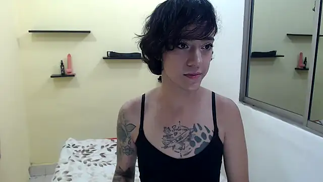 romina white18 online show from 04/18/26, 02:48