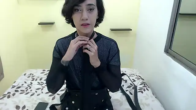 romina white18 online show from 04/21/26, 06:52